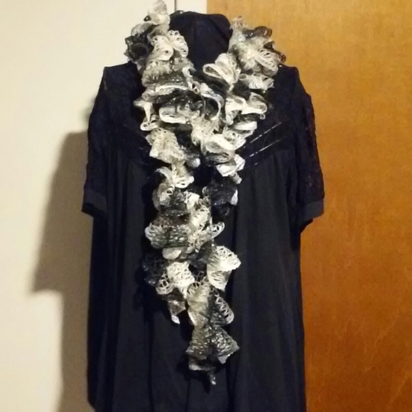 Elegant Boa Neck Scarf - Picture 2 of 3